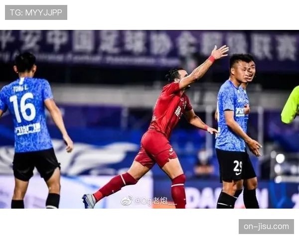 “裁判委员会内部会议,重申对边路防守中“推人”动作的判罚统一标准” “裁判委员会内部会议,重申对边路防守中“推人”动作的判罚统一标准”